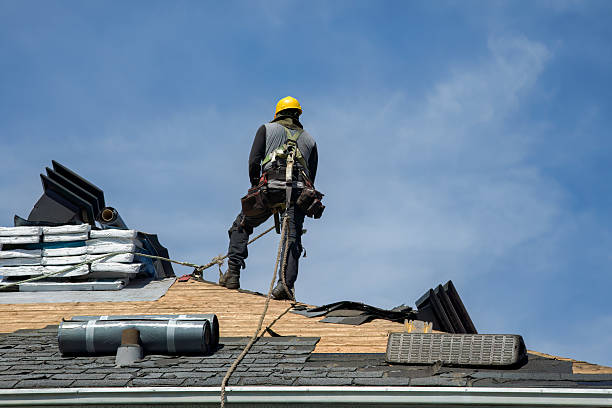 Professional Roofing technician working in Hillpoint, WI